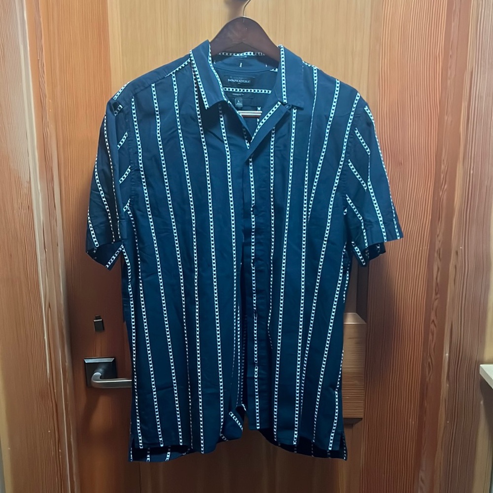 Short sleeve shirt